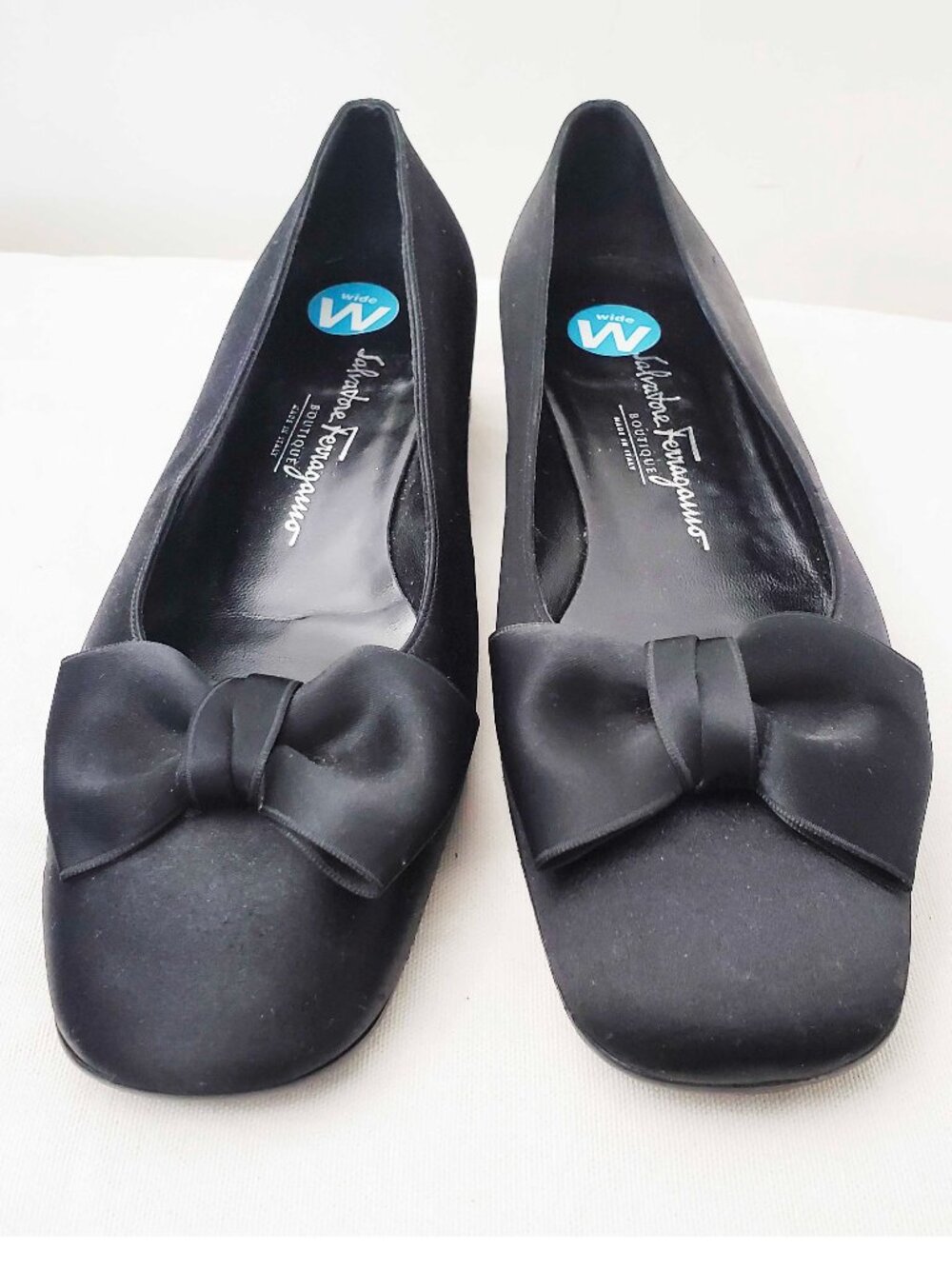 Salvatore Ferragamo Boutique Women's Black Satin Bow Flats Shoes 7.5 C Wide